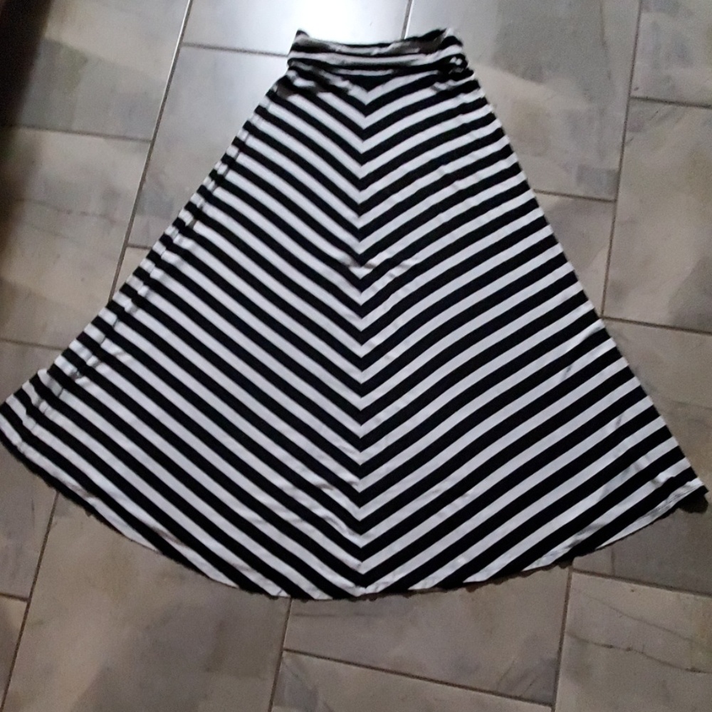 Forever 21 Black & White Stripe Maxi Skirt M - Picture 2 of 3